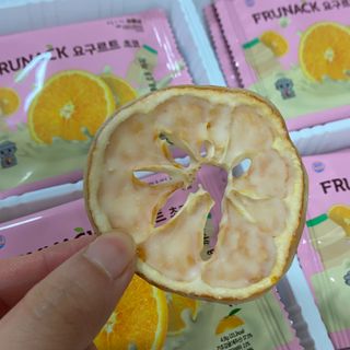 프루낵 제주감귤 초코12봉입 4종(화이트초코,다크초코,요구르트초코,콜라초코)  57.6g(4.8g*12봉입) !!! — 4.5점을 준 리뷰어가 2022년 11월 올린 사용 사진