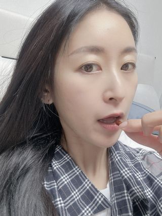 프리마인 홍삼의 강력한 에너지, 이제는 흡수율을 높인 최첨단 캡슐로 간편하게 초고속 충전하세요. — 5점을 준 리뷰어가 2022년 10월 올린 사용 사진