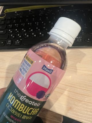 더그레잇티 콤부차 [매일유업] 더그레잇티 44kcal 콤부차 300ml *12개입 (오리지널 6개+베리리치 6개) — 4점을 준 리뷰어가 2023년 7월 올린 사용 사진
