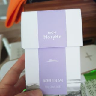 프롬노시베_이너뷰티 올데이 리지 스틱 — 4.5점을 준 리뷰어가 2021년 7월 올린 사용 사진