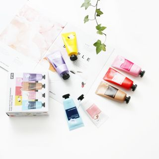 쿤달 BT21 시어버터 앤 마카다미아 퓨어 핸드크림 50ml 7구 기프트 세트 — 5점을 준 리뷰어가 2021년 3월 올린 사용 사진