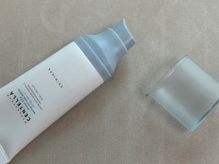 MF[스킨1004] 마다가스카르 센텔라 히알루-시카 워터핏 선세럼 50ml — 5점을 준 리뷰어가 2024년 5월 올린 사용 사진