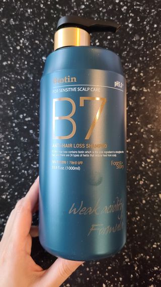 [포레스트스토리] 탈모증상완화 샴푸 1,000ml — 5점을 준 리뷰어가 2022년 3월 올린 사용 사진