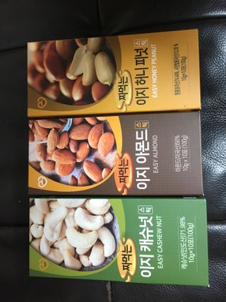 짜먹는 이지견과 짜먹는 이지아몬드, 짜먹는 이지허니피넛, 짜먹는 이지캐슈넛 각 10g X  10포 — 5점을 준 리뷰어가 2021년 2월 올린 사용 사진