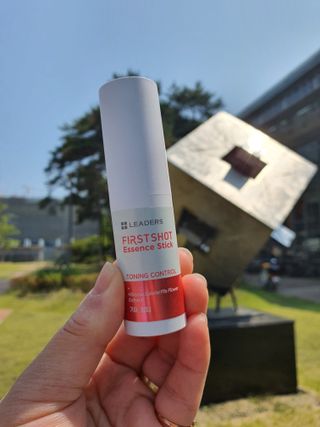 리더스코스메틱 리더스 퍼스트 샷 에센스 스틱 2종 — 5점을 준 리뷰어가 2022년 5월 올린 사용 사진