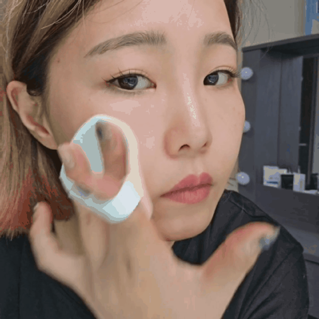 투톤 오버 선 쿠션 리뷰 사진