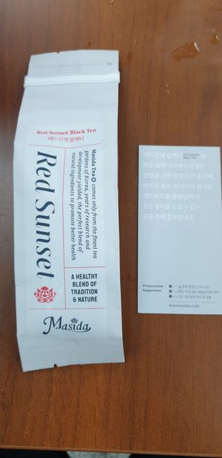 마시다 붉은 석양 빛을 담은 프리미엄 수제 블렌딩 홍차, 레드선셋블랙티 — 5점을 준 리뷰어가 2021년 3월 올린 사용 사진
