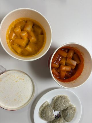 나우  [요리궁리] B타입 ( 매콤, 치즈, 매콤까르보 ) 꽃떡볶이 6개입 세트 — 5점을 준 리뷰어가 2025년 3월 올린 사용 사진
