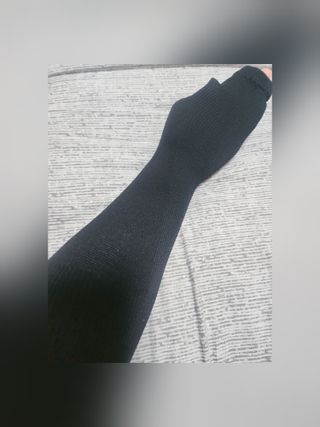 하트플로우 종아리 압박 밴드 스타킹 — 5점을 준 리뷰어가 2022년 10월 올린 사용 사진