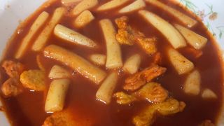 빨간키트 떡볶이 밀키트 2~3인분 매운맛 국물 떡볶이 만들기 쉬운 황금 레시피 분말 소스로 간편한 요리 — 4.5점을 준 리뷰어가 2021년 10월 올린 사용 사진