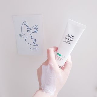 [AHC] 세이프온 에센스 선크림 올리브영 스페셜 증정 기획세트 — 4점을 준 리뷰어가 2022년 6월 올린 사용 사진