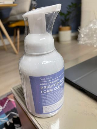 약손명가코스메틱 에오스보떼 브라이트닝 버블 폼 클렌징 300ml — 3.5점을 준 리뷰어가 2021년 12월 올린 사용 사진
