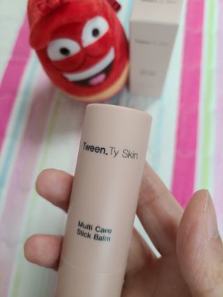 Tween.Ty Skin 트웬티스킨 멀티케어 스틱밤 — 5점을 준 리뷰어가 2022년 4월 올린 사용 사진