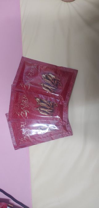서울약사신협_프리미엄 6년근 홍삼진액_70mlx30포 — 4점을 준 리뷰어가 2021년 3월 올린 사용 사진