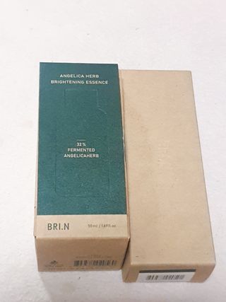 풀무원 브리엔 엔젤리카 허브 브라이트닝 에센스+전용펌프 — 4점을 준 리뷰어가 2020년 12월 올린 사용 사진