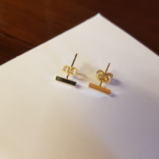[골드앤디어]14k 미니 스틱 바 귀걸이_3color — 5점을 준 리뷰어가 2021년 6월 올린 사용 사진