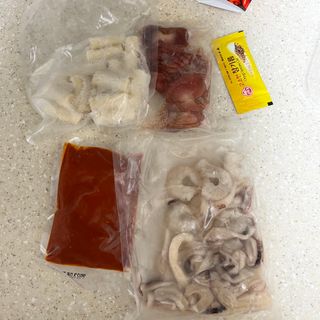 화끈한녀석들 새오똥400g 새우,오징어,똥집 볶음요리 소스,밀떡, 참기름 포함 — 5점을 준 리뷰어가 2022년 11월 올린 사용 사진