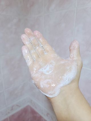 비어멕 독일맥주효모 천연탈모샴푸 — 5점을 준 리뷰어가 2021년 1월 올린 사용 사진