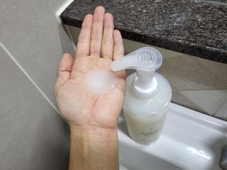 소담스퀘어 상암 네쉬 소이 바이옴 스칼프 밸런싱 샴푸 — 5점을 준 리뷰어가 2022년 11월 올린 사용 사진