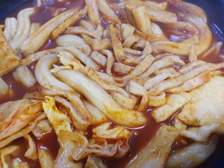 [푸딩팩토리] 즉석누들떡볶이 540g + 대구전통 납작만두 260g — 4점을 준 리뷰어가 2022년 12월 올린 사용 사진