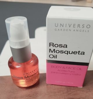 유니베르소 로즈힙 오일 15ml — 5점을 준 리뷰어가 2021년 4월 올린 사용 사진
