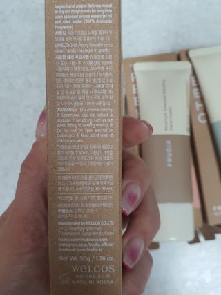 [후르디아] 끈적임 없는 착한성분 비건  핸드크림 3종 — 5점을 준 리뷰어가 2024년 1월 올린 사용 사진