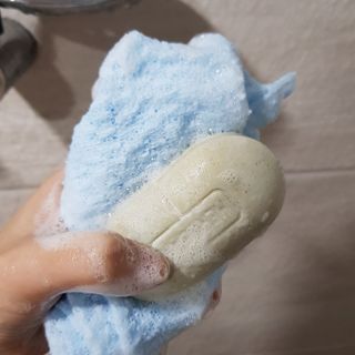 제이제이바이오 허브마사지바 올인원 알약비누 — 5점을 준 리뷰어가 2022년 4월 올린 사용 사진