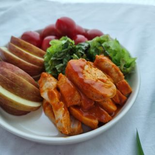 굽네몰 [굽네] 소스가 맛있는 닭가슴살 슬라이스 4종 — 5점을 준 리뷰어가 2021년 5월 올린 사용 사진