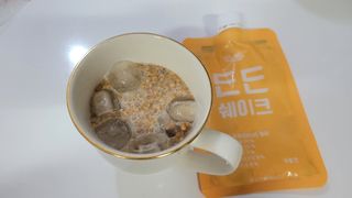 [덜다] 든든 식물성 단백질 쉐이크 40g X 7입 (곡물/딸기) — 5점을 준 리뷰어가 2023년 8월 올린 사용 사진