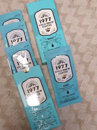 여우두마리 1977 콜드브루 스틱 더치커피 루후 커피팩토리 — 5점을 준 리뷰어가 2021년 2월 올린 사용 사진