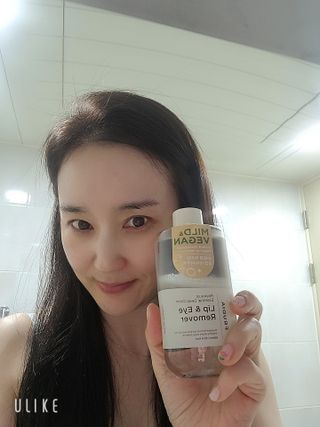 [후르디아] 눈시림없는 올영 립앤아이 리무버 — 5점을 준 리뷰어가 2023년 11월 올린 사용 사진