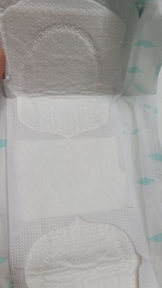 나무드 [데이위드] 국내생산 생리대 가벼운 초 슬림핏 프레쉬 씬 순면커버 생리대 10개입X1팩 — 5점을 준 리뷰어가 2021년 10월 올린 사용 사진