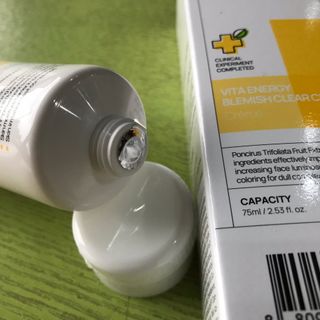 랑벨 비타 에너지 잡티 크림 75ml (피부 속 기미완화크림) — 5점을 준 리뷰어가 2022년 6월 올린 사용 사진