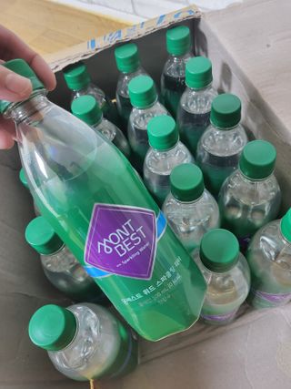몽베스트 Montbest with Sparkling water Plain 20병 — 5점을 준 리뷰어가 2021년 10월 올린 사용 사진