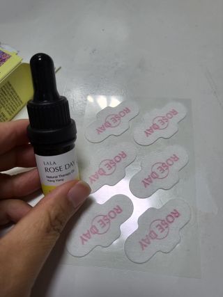 라라로즈데이 시즌2 천연 아로마오일 Y존 케어 속옷향수 이너퍼퓸 5ml  여성의 자존감을 UP시키자 — 5점을 준 리뷰어가 2021년 10월 올린 사용 사진