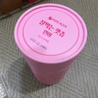 페페로니 잘 먹는 캣츄 - 알래스카 연어 24개입 — 5점을 준 리뷰어가 2021년 9월 올린 사용 사진