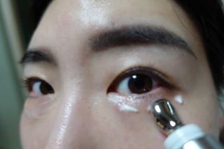 산수시 일루미네이팅 펄 영양 다크서클 스틱 아이 크림 케어 15ml — 4점을 준 리뷰어가 2021년 6월 올린 사용 사진