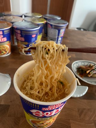 NISSIN 닛신 컵누들  4종 - 씨푸드오리지날, 씨푸드 스파이시, 씨푸드 커리, 씨푸드 XO소스 — 5점을 준 리뷰어가 2022년 5월 올린 사용 사진
