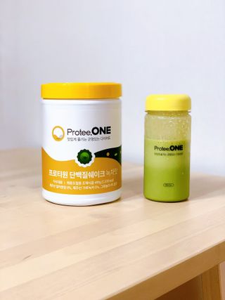프로티원 단백질쉐이크 녹차맛 2주분 1통+보틀 — 5점을 준 리뷰어가 2021년 9월 올린 사용 사진