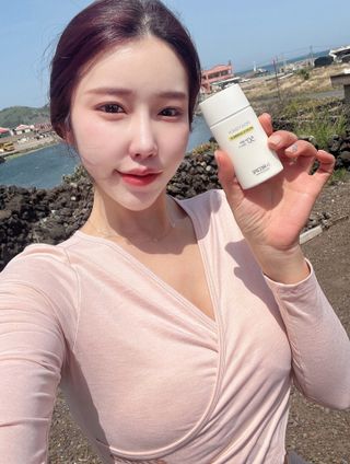 아이레시피 모이스트터치 스포츠 선밀크 50ml (SPF50+ PA+++) — 5점을 준 리뷰어가 2023년 4월 올린 사용 사진