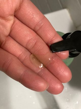 프리마인 메이크업과 들뜨는 각질까지 한방에 깐달걀로! 순하기까지한 셀베이스 그린티클렌저(200ml) — 5점을 준 리뷰어가 2023년 4월 올린 사용 사진
