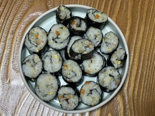 해풀잎 누구나 김밥*1ea [(혼합야채 35g *1ea,  김밥김 (5g, 5ea),  양념간장 (6g, 5ea), 참기름(5g, 2ea)] — 4점을 준 리뷰어가 2022년 8월 올린 사용 사진