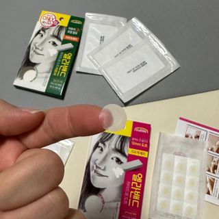 올리브영 엘라밴드 하이드로 도트 스팟패치 12mm, 티트리 — 5점을 준 리뷰어가 2022년 10월 올린 사용 사진