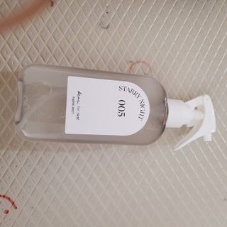 디어포레스트 숲속의 하루 패브릭미스트 (섬유향수/ 룸스프레이) 200ml — 2점을 준 리뷰어가 2022년 7월 올린 사용 사진