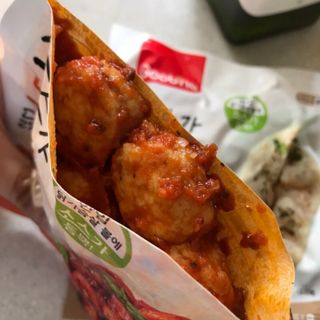 굽네몰 [굽네] 소스가 맛있는 닭가슴살 한입 볼 2종 8팩 — 5점을 준 리뷰어가 2021년 3월 올린 사용 사진