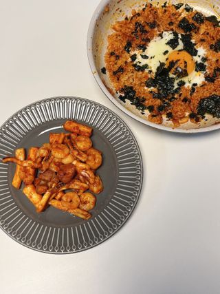 화끈한녀석들 새오똥400g 새우,오징어,똥집 볶음요리 소스,밀떡, 참기름 포함 — 5점을 준 리뷰어가 2022년 12월 올린 사용 사진