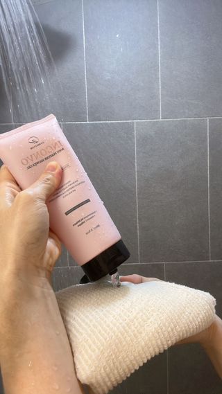오투에니원 인컨보 바디 퍼퓸 샤워 젤 200ml — 5점을 준 리뷰어가 2023년 2월 올린 사용 사진