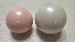트라택 쿠셔닝 웨이트볼 0.5kg + 1kg SET — 5점을 준 리뷰어가 2022년 6월 올린 사용 사진