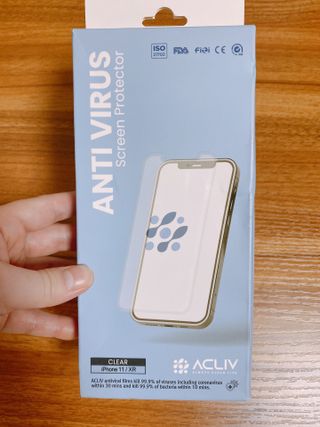 아클리브 Premium 항균 항바이러스 액정 보호필름(iPhone) — 5점을 준 리뷰어가 2022년 10월 올린 사용 사진