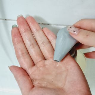 MOAMANEMUNAH 모아만에무나 플러스 두피 탈모 완화 기능성 샴푸 + 브러쉬 2종 세트 — 5점을 준 리뷰어가 2021년 10월 올린 사용 사진